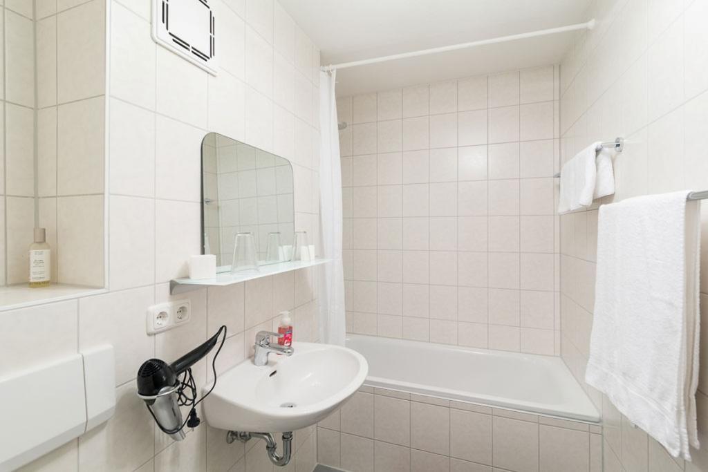 Studio Apartment In Dresden-Neustadt Номер фото